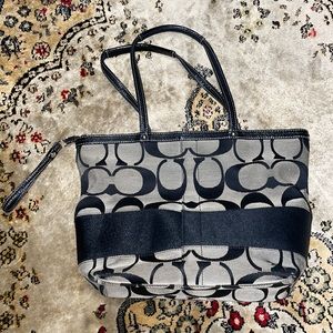 Authentic Pre Loved Genuine Leather Handcrafted Y2K Coach Purse